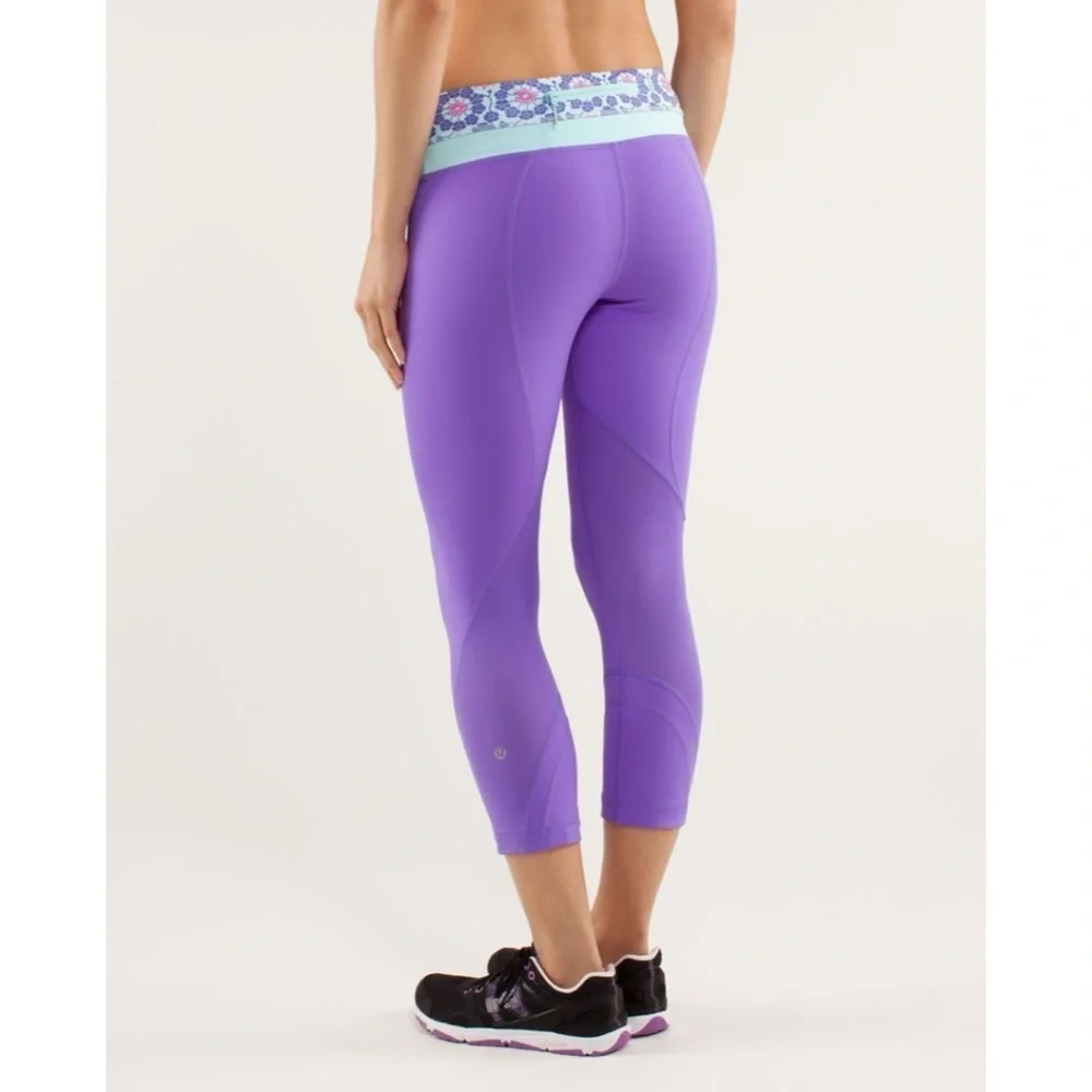 Lululemon Run Inspire Crop II Size 10 Leggings Twiggy Power Purple Aquamarine